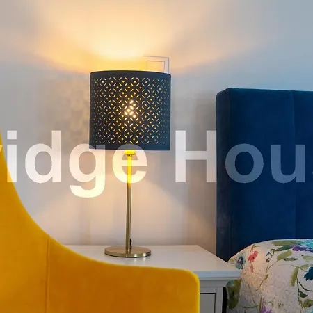 Bridge House 아파트 *
