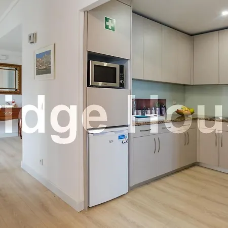 Bridge House 아파트 아베이루