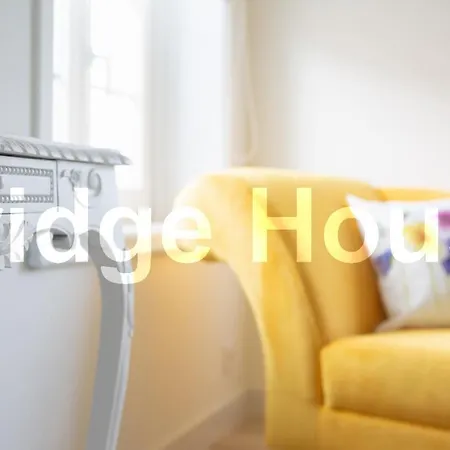 Bridge House 아파트 아베이루